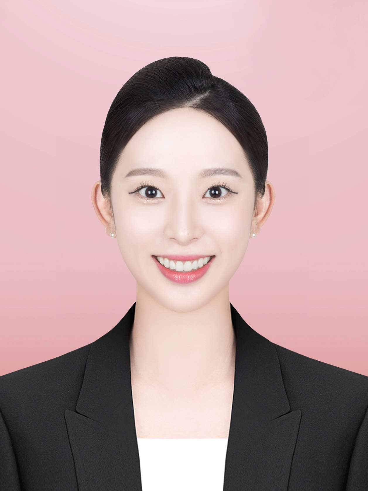 승무원사진 356 · 머릿결을 한 올씩 다듬은 결과