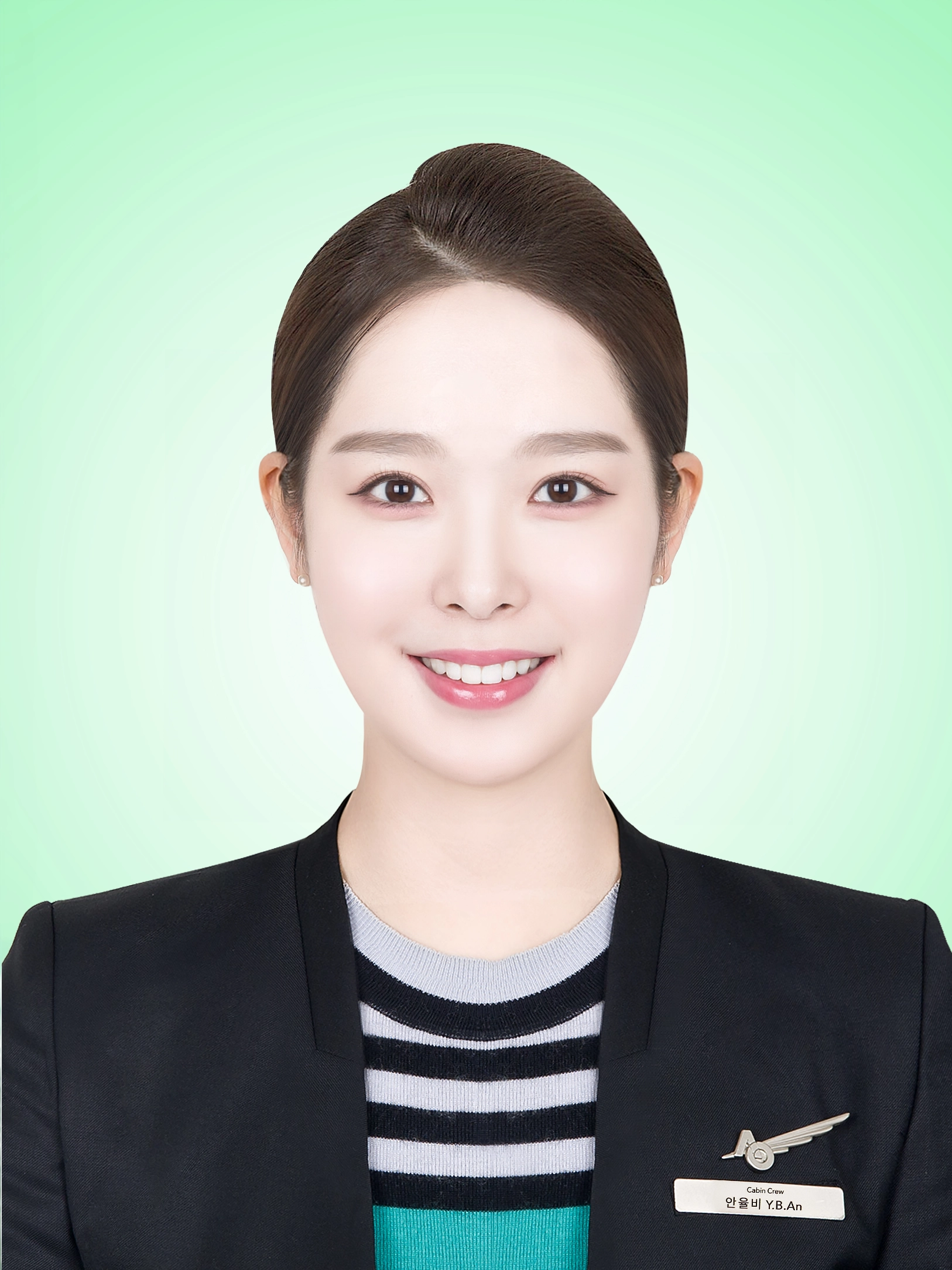 스튜어디스 면접사진 368 · 흰 배경 정면 상반신